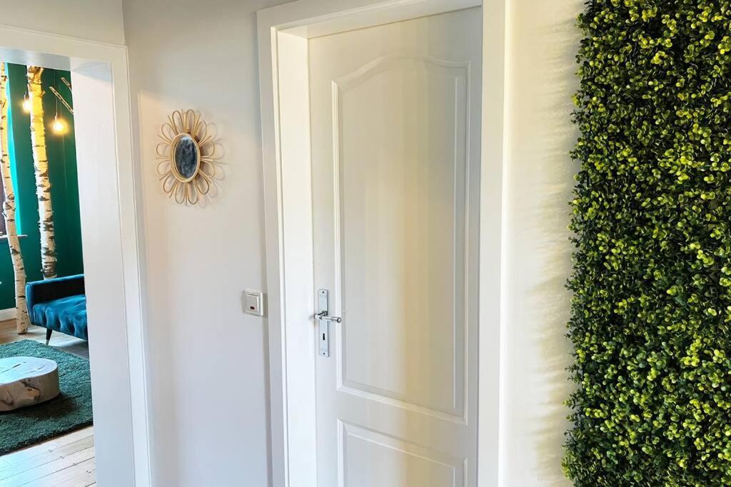 Secret Hideaways Wood Lodge Mit Kinderzimmer Messe L City L Flughafen L Hbf Duisburg Buitenkant foto